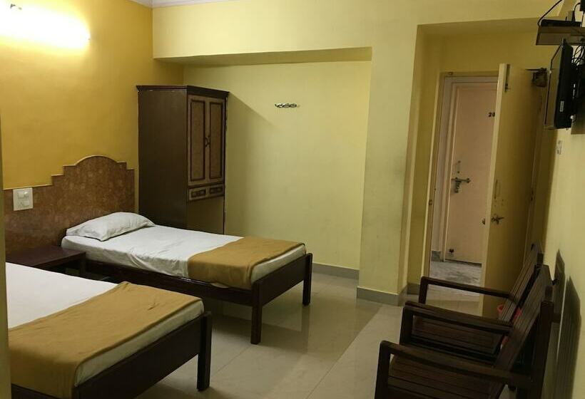 Номер Deluxe, Bhavani Lodge