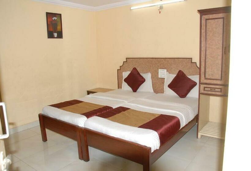 Номер Deluxe, Bhavani Lodge