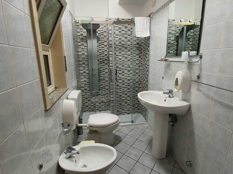 اتاق راحتی سه تخته, Casale Dei Greci