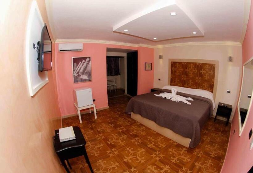 اتاق لوکس, Friohot Boca Chica