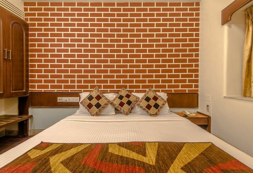 Deluxe Room, Mogul Palace   Near Masjid Bunder Mumbai