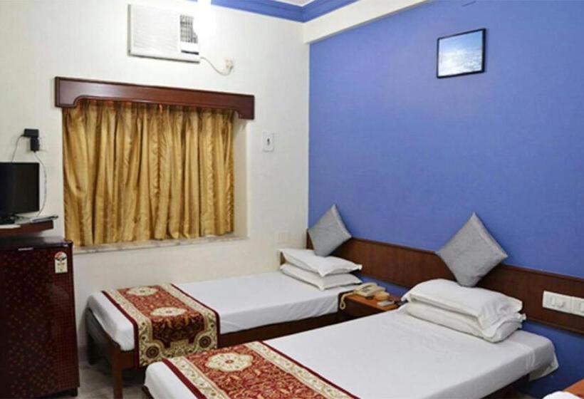 Economy Room, Mogul Palace   Near Masjid Bunder Mumbai