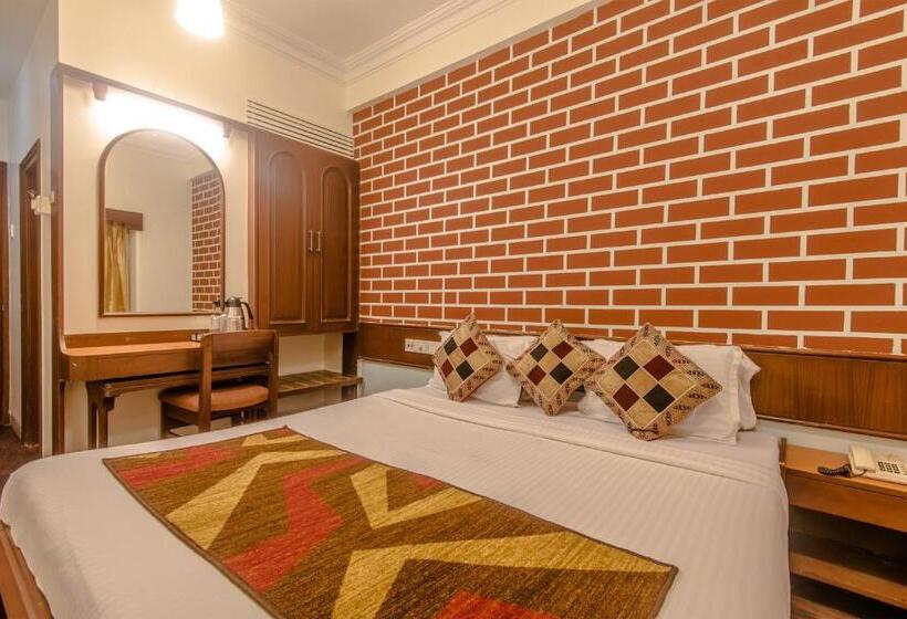 Standard Room, Mogul Palace   Near Masjid Bunder Mumbai