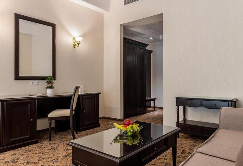 Люкс, Rediu Hotel & Restaurant