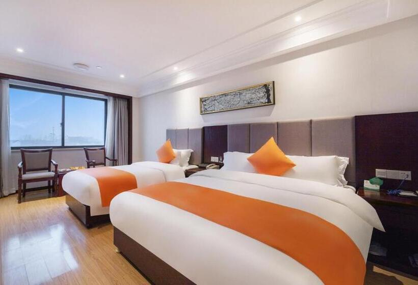 اتاق استاندارد سه نفره, Huzhou Wealth