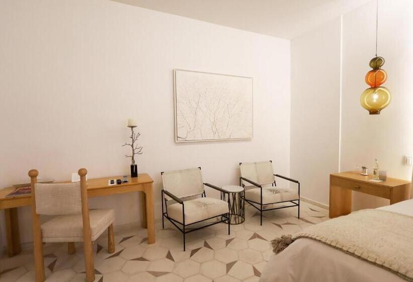 스위트 킹사이즈 침대, Lotelcasa Arca