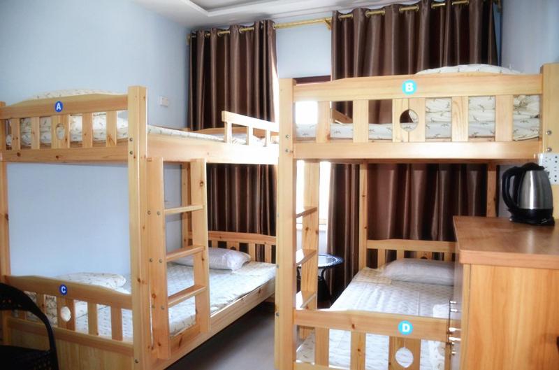 تختخواب در اتاق مشترک, The Silk Road Travelers Hostel