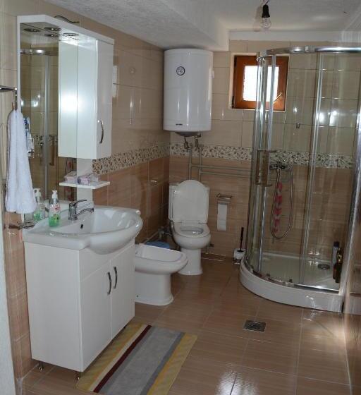 マウンテンビューデラックスルーム, Peraj Guesthouse