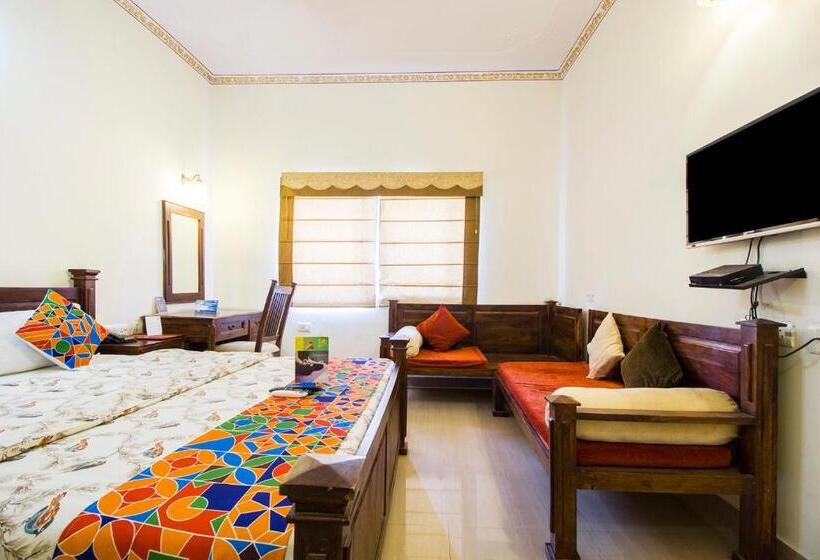 Люкс, Raj Kothi Jaipur Airport