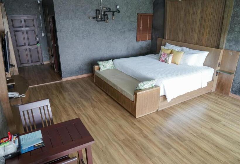 带大床的标准间, Grand Kokkod Khao Kho Resort