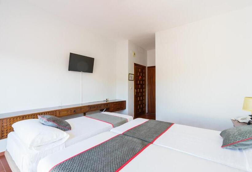 Номер Стандарт Трехместный, Venta Del Alto Hotel Las Cumbres By Vivere Stays