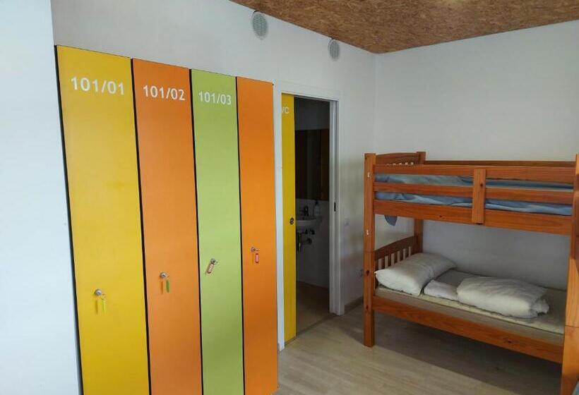 اتاق استاندارد چهار تخته, áncora Hostel Foz