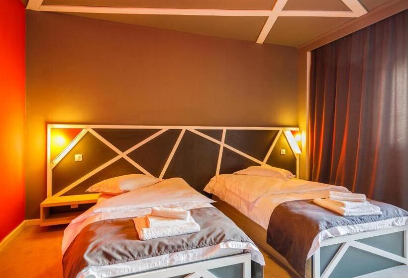 اتاق لوکس, Net Hotel Pitesti