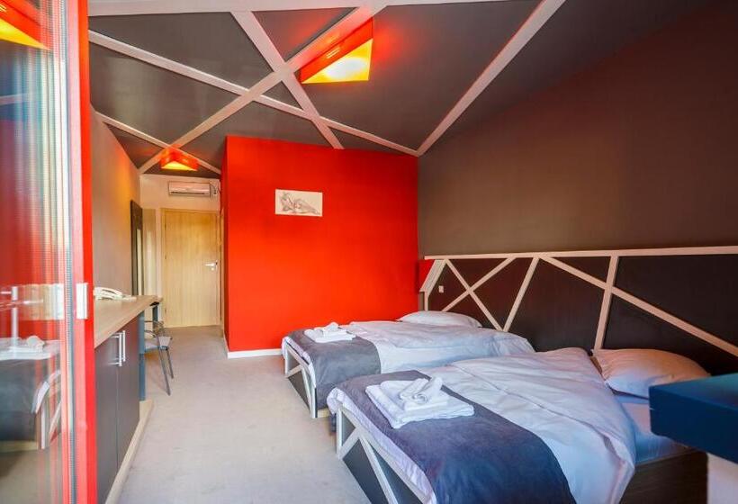 اتاق لوکس, Net Hotel Pitesti