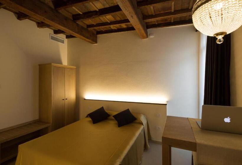 سوییت جونیور, Studio 27