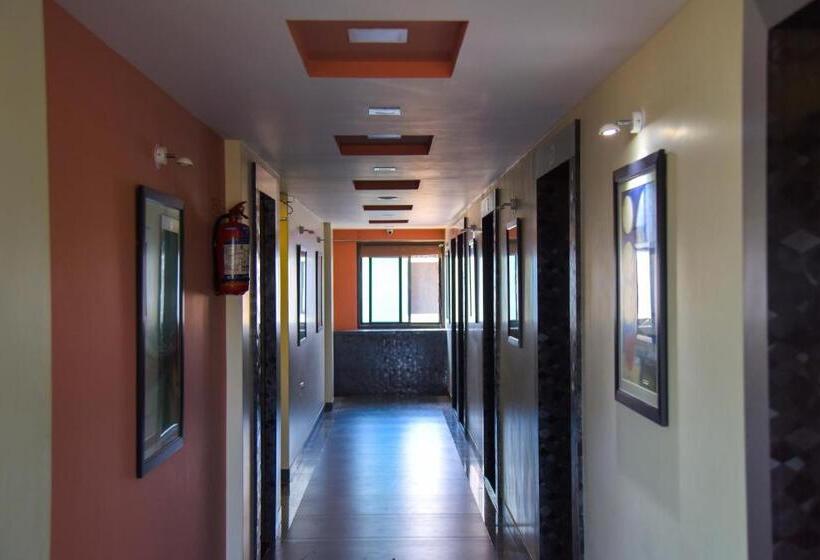 اتاق لوکس, Tulsi Residency
