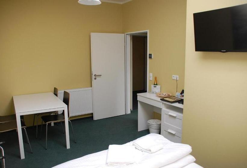 Апартаменты 2 Спальни, Casilino Hotel A 20 Wismar