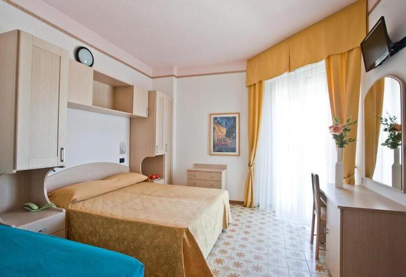 Quarto Triplo Estandar com Sacada, Condor