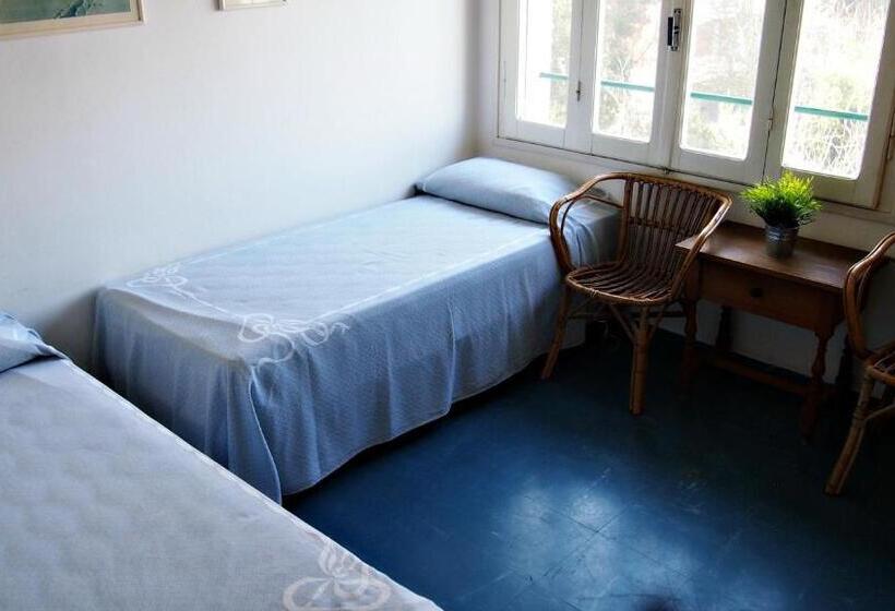 اتاق کلاسیک چهارنفره, Villa Furia