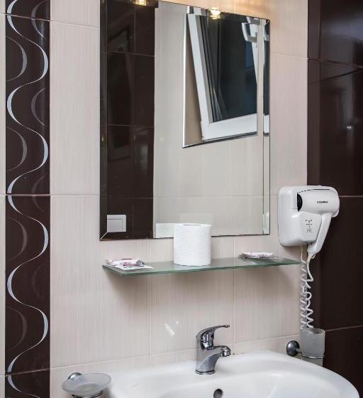 اتاق استاندارد با تراس, Family Hotel Adena