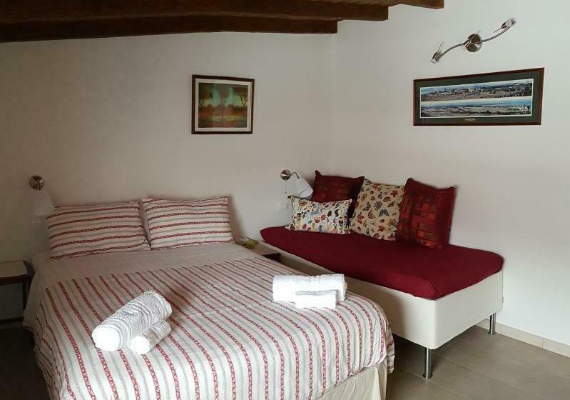 패밀리 룸, Cherry House B&b