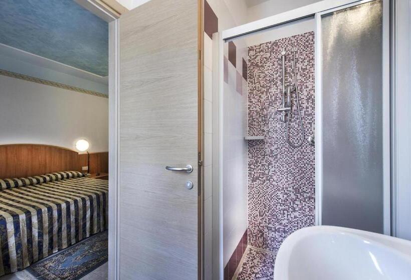 Quarto Estandar com Sacada, Hollywoods