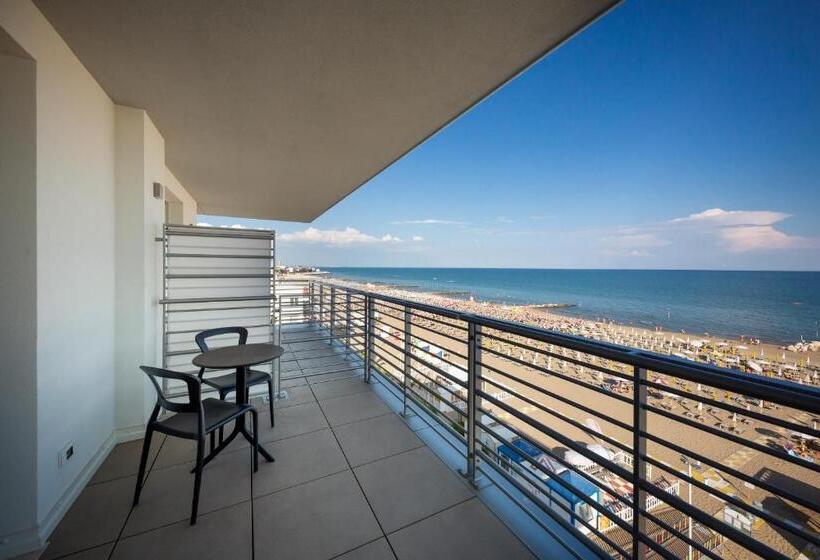 Suite Superioară cu Vedere la Mare, Tritone