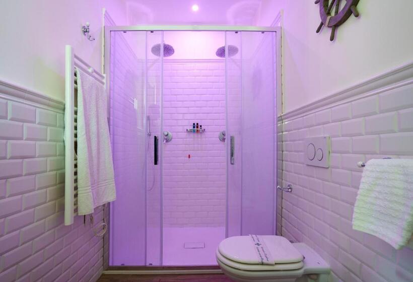اتاق لوکس, Quattro Torri B&b