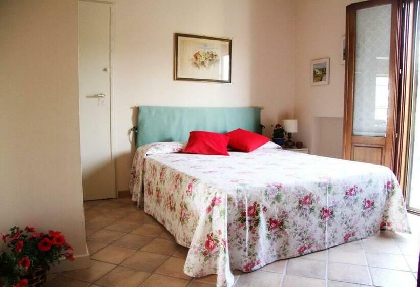 اتاق پریمیوم چهارنفره, B&b La Rosa