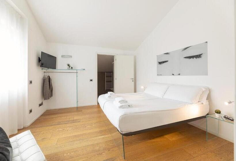 اتاق استاندارد با بالکن, Heart Of Trento Loft & Rooms