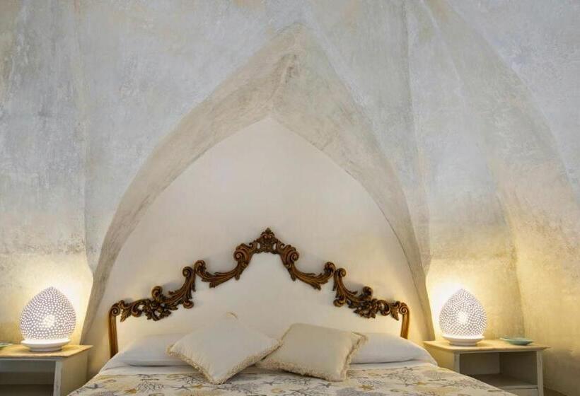 اتاق استاندارد سه تخته با بالکن, Domus Dejana