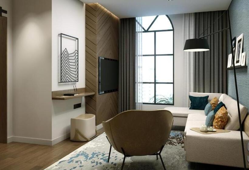 Люкс Кровать Кинг, Four Points By Sheraton King Abdulaziz Road