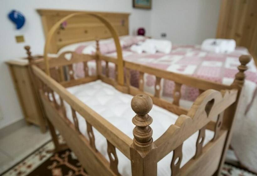 اتاق استاندارد با چشم‌انداز کوهستان, B&b La Gerla Blu