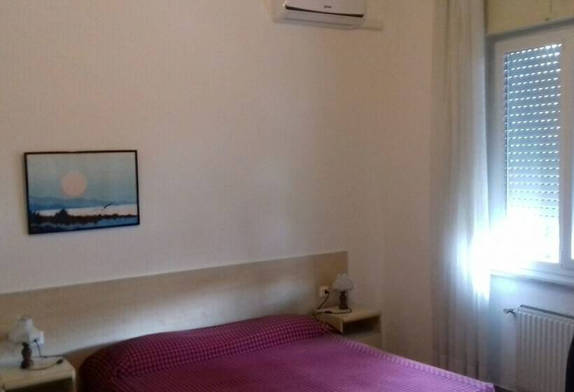 اتاق استاندارد سه نفره, Villa Liberty Versilia