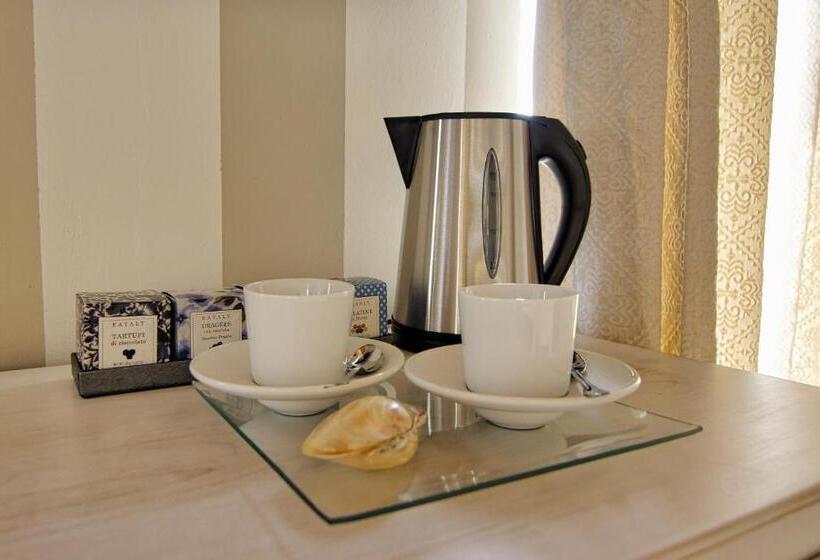 سوئیت با بالکن, Domus Corallia Luxury Rooms