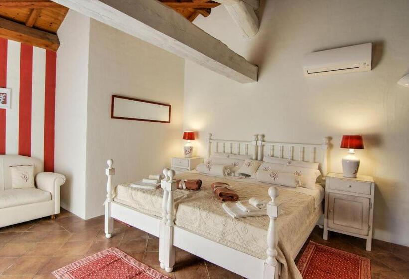 سوییت جونیور با بالکن, Domus Corallia Luxury Rooms