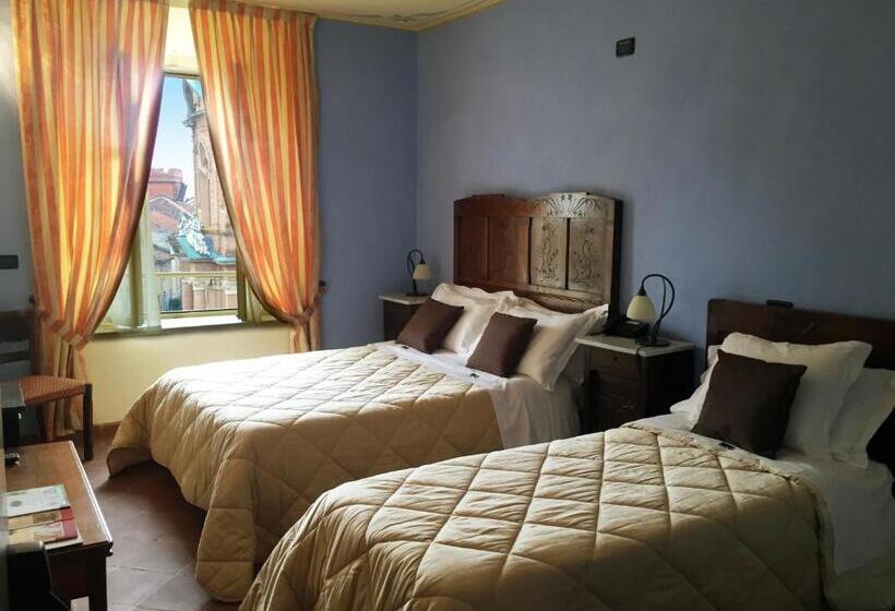 Номер Стандарт Трехместный, La Foresteria Del Castello   Wellness Hotel In Dimora Storica