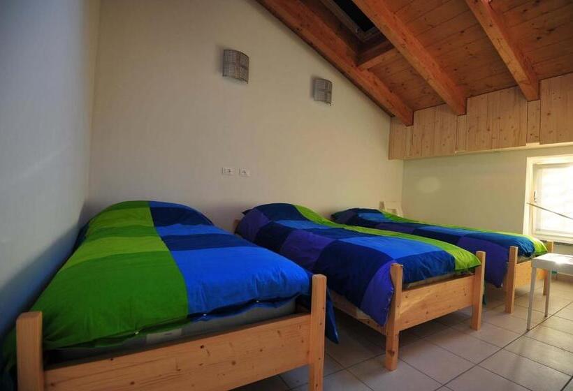 Номер Стандарт Трехместный, Ostello Casa Rossa