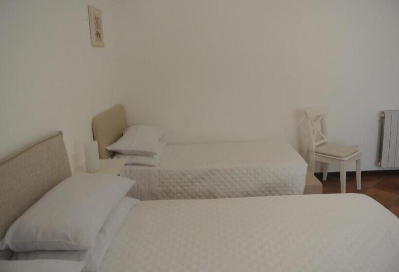 اتاق لوکس سه تخته, Villa Carlotta Resort