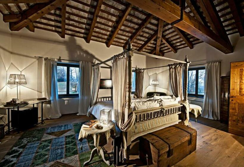 اتاق لوکس با چشم‌انداز باغ, Castello Di Buttrio