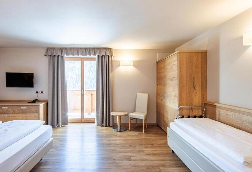 스탠다드 트리플 룸, Albergo Belvedere