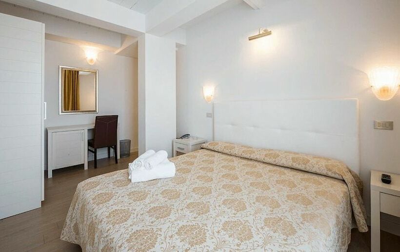 Quarto Estandar com Sacada, Alexander