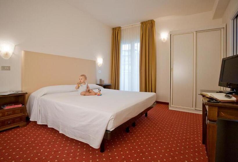 Quarto Estandar com Sacada, Alexander