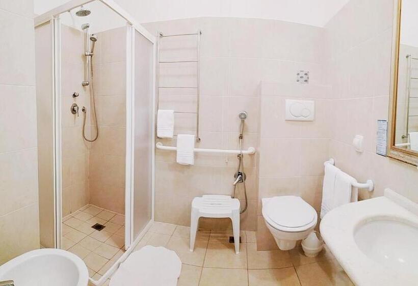 Quarto Economy, Alexander