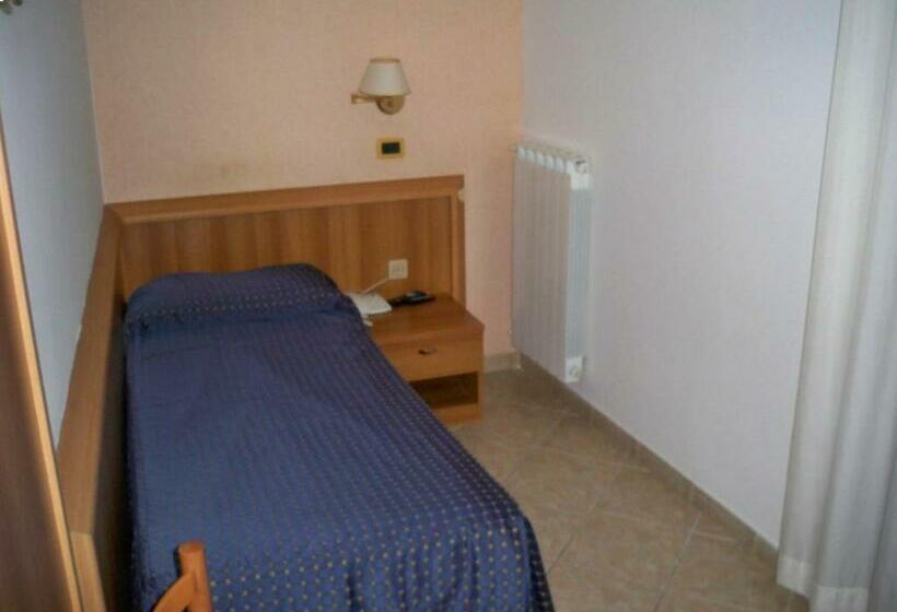 اتاق استاندارد یک نفره, Albergo Corradetti