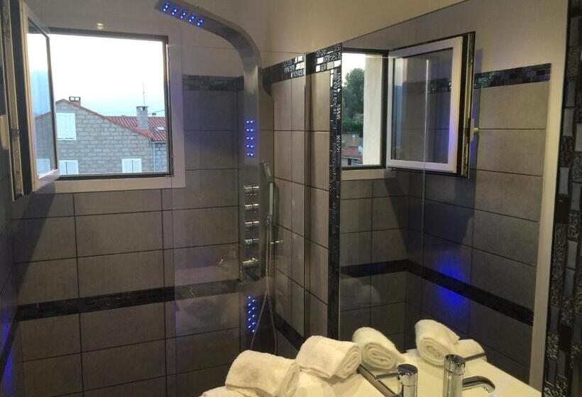 Семейный Номер Классика, Hôtel Le Mistral