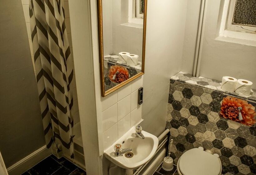 اتاق استاندارد چهار تخته, Villa Rose