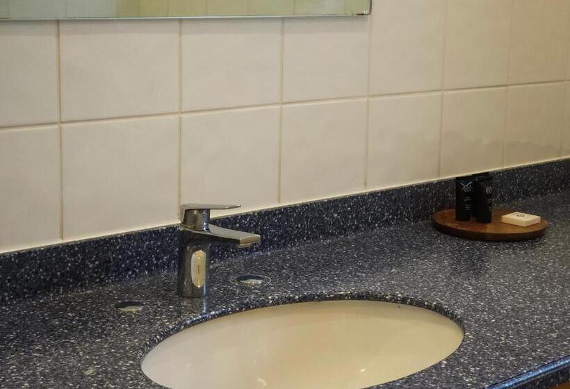 Четырехместный Номер Deluxe, Crown Hotel Stone