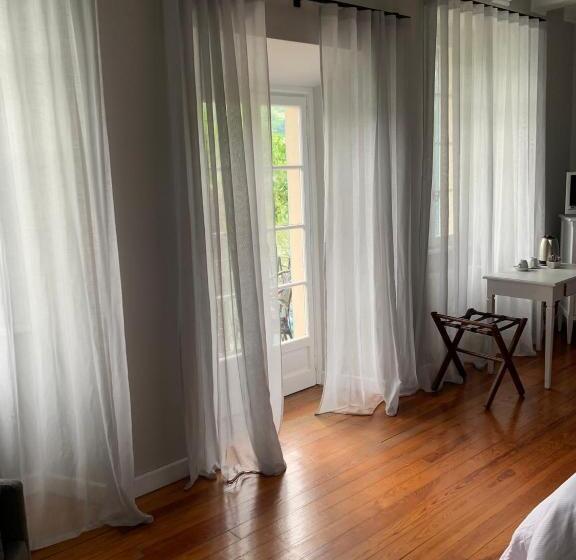 Superior room with lake view, Villa Toscanini