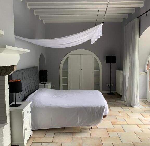 اتاق لوکس, Villa Toscanini